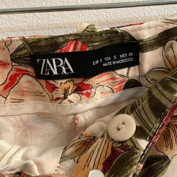 ZARA Floral Pants - Picture 3 of 4